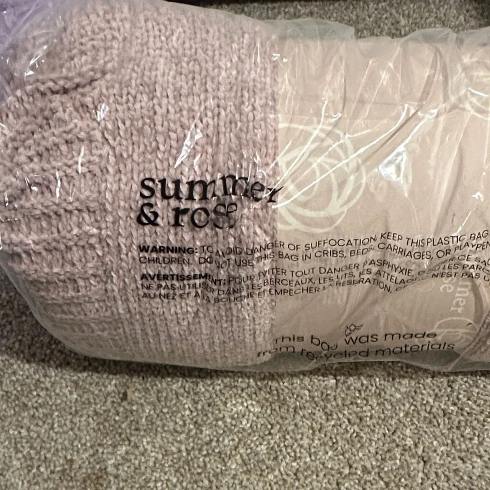 NEW Summer & Rose Super Soft Chenille Throw Blanket